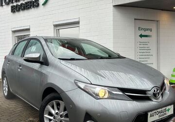 Toyota Auris 120.074 km 9.480 &euro; Bad Segeberg 23795
