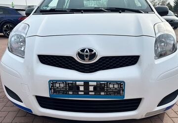 Toyota Yaris 270.000 km 2.700 &euro; Lübeck 23560