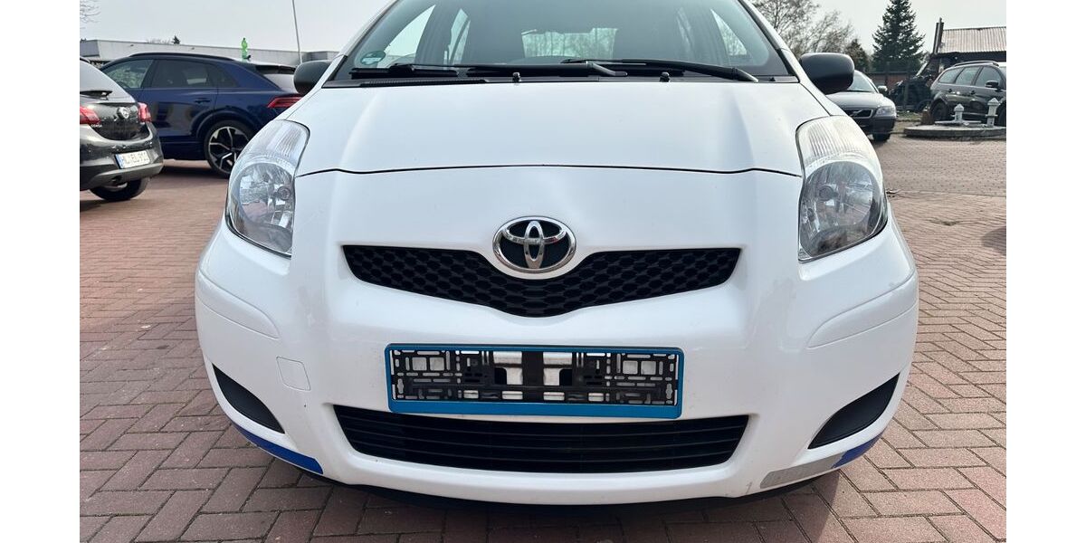 Toyota Yaris 270.000 km 2.700 &euro; Lübeck 23560