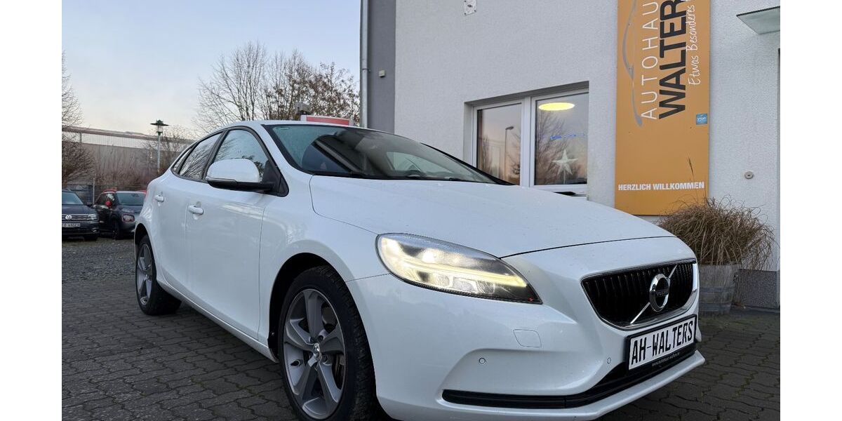 Volvo V40 98.014 km 16.885 &euro; Stockelsdorf bei Lübeck 23617