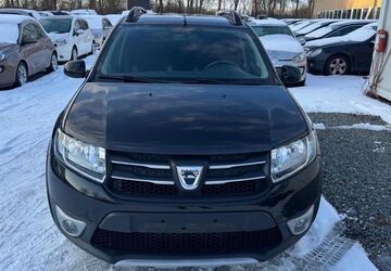 Dacia Sandero 92.000 km 6.699 &euro; Stockelsdorf 23617