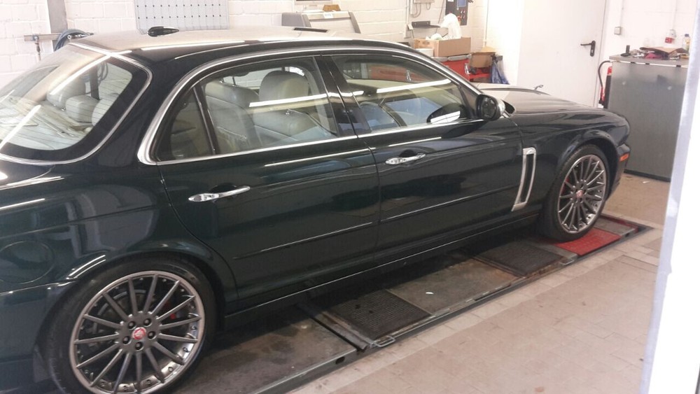 Jaguar XJ8 X350 195.000 km 7.500 &euro; Lübeck 23539