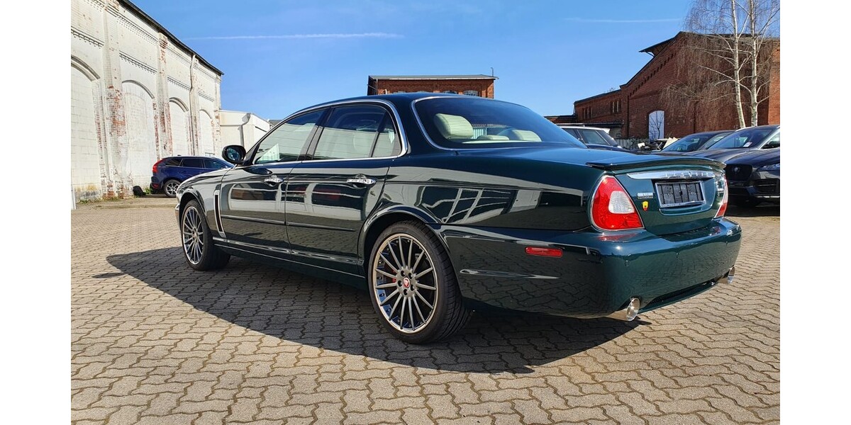 Jaguar XJ8 X350 195.000 km 7.500 &euro; Lübeck 23539