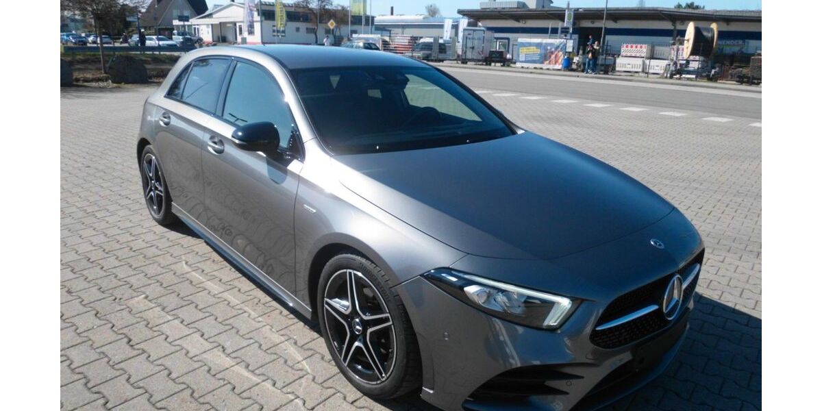 Mercedes-Benz A 180 121.000 km 21.900 &euro; Lübeck 23560