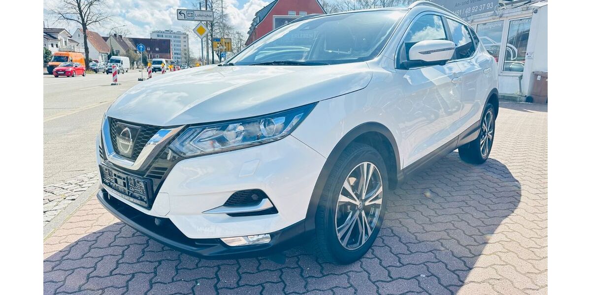 Nissan Qashqai 69.700 km 14.990 &euro; Lübeck 23556