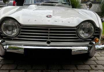 Triumph TR4 55.850 km 29.500 &euro; Lübeck 23564