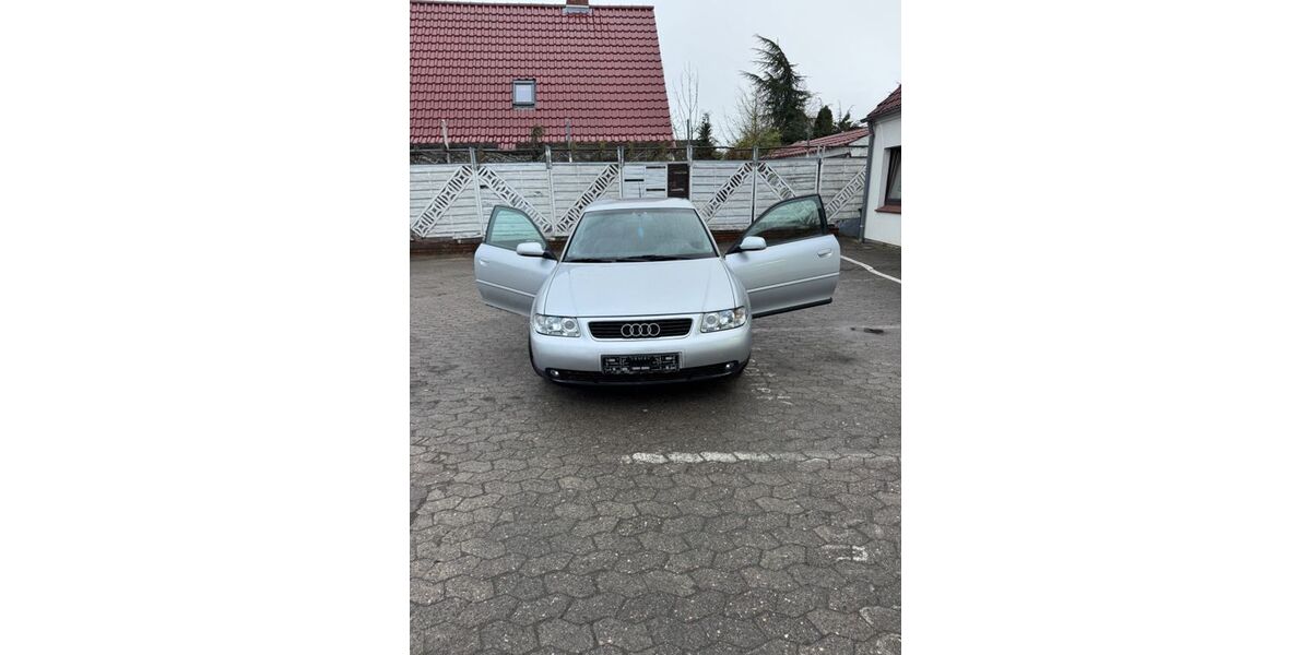 Audi A3 137.000 km 2.350 &euro; Sereetz 23611