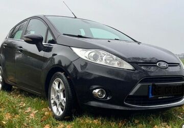 Ford Fiesta 175.000 km 4.350 &euro; Leezen 23816