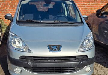 Peugeot 1007 130.000 km 925 &euro; Bad Segeberg 23795