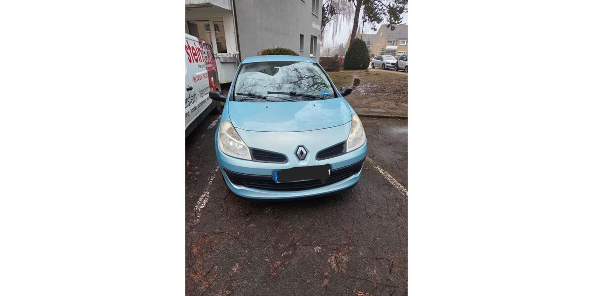 Renault Clio 142.200 km 2.000 &euro; Lübeck 23554